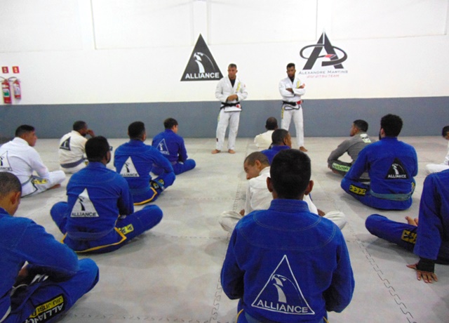 Jiu-Jitsu: Alliance Itabuna realiza cerimônia de graduação e troca de faixas
