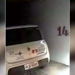 Carro da Prefeitura de Aratuípe é flagrado dentro de motel em Santo Antônio de Jesus; assista