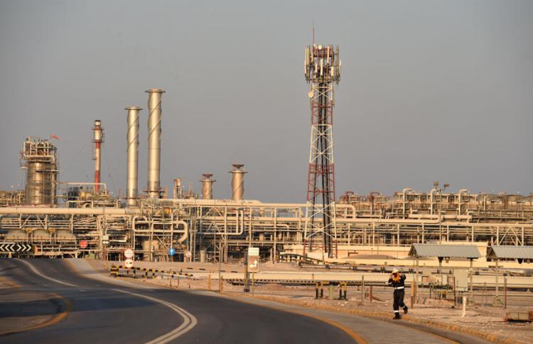 Conflito no Irã coloca em risco fornecimento mundial de petróleo
