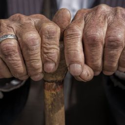 Entre os brasileiros inadimplentes, grande parte é de aposentados