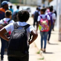 Escolas com vulnerabilidade social receberam mais de R$ 300 milhões