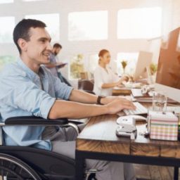 Primeiro Emprego: Governo oferece curso de qualificação profissional para pessoas com deficiência