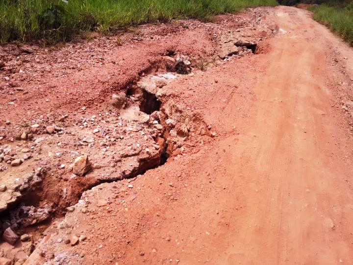 Teolândia: Moradores reclamam do péssimo estado das estradas na região da Bacia.