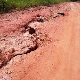 Teolândia: Moradores reclamam do péssimo estado das estradas na região da Bacia.