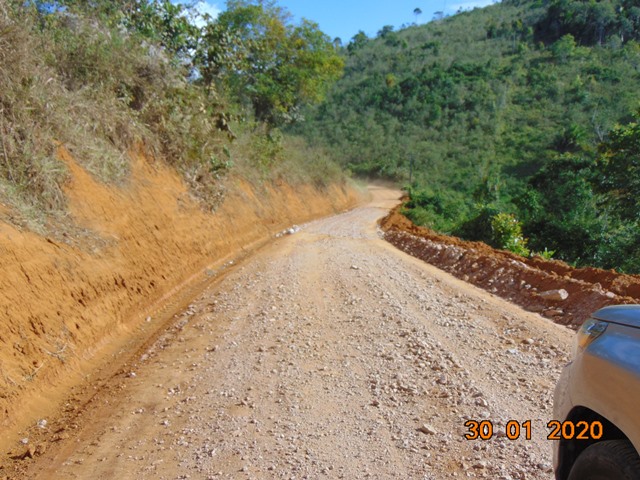 Prefeito vistoria recuperação das estradas na zona rural de Piraí do Norte