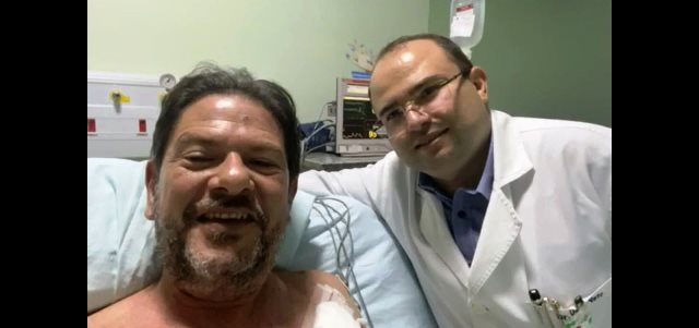 Cid Gomes deixa hospital após ser baleado e ficará com projéteis alojados no corpo