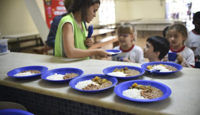 Proposta define número mínimo de nutricionista por aluno em escola pública
