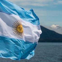 Argentina é elogiada por sacrificar economia no combate ao coronavírus