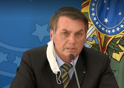 Bolsonaro anuncia que seu segundo exame para COVID-19 deu negativo