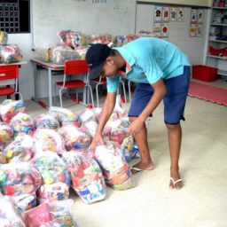 162 mil cestas básicas já foram entregues a estudantes, diz prefeitura de Salvador