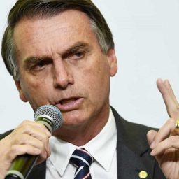 Centrão quer apoio de Bolsonaro para garantir recursos e adiar eleição