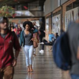 Estudantes da UnB são expulsos por fraudar cotas raciais