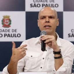 Prefeito de SP diz que volta às aulas na capital não tem data definida