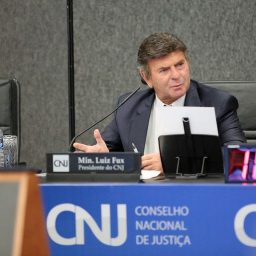 Ministro do STF lamenta 200 mil mortos por Covid-19 no Brasil