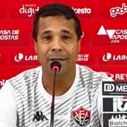 Vitória enfrenta o Operário na noite deste domingo no Barradão