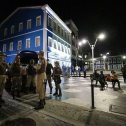 Governo prorroga toque de recolher e proibição de shows e festas na Bahia