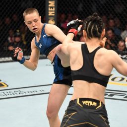 UFC 261: com chute preciso na cabeça, Rose Namajunas nocauteia Weili Zhang