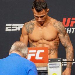 Pesagem tranquila! Brasileiros vencem a balança e confirmam lutas no UFC Vegas