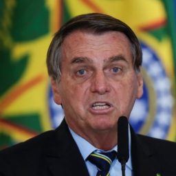 Bolsonaro diz que não passará faixa presidencial caso suspeite de fraude em eleições