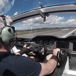 Carro voador completa voo de teste de 35 minutos entre cidades da Eslováquia