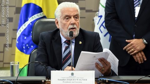 Wagner defende fim da escala 6×1 e diz confiar na aprovação no Congresso