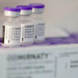 Moderna desenvolve vacina única contra gripe e Covid-19