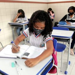 Ano letivo da rede estadual migrará para aulas 100% presenciais no dia 18 de outubro