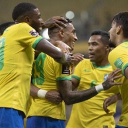 Bola na rede e dinheiro no bolso: CBF arrecada milhões em jogo do Brasil
