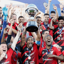 Athletico vence Bragantino e se torna bicampeão da Sul-Americana