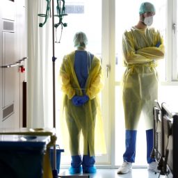 Áustria retoma lockdown para toda a população e tornará vacinação contra Covid-19 obrigatória