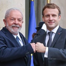 Lula é recebido por Macron, principal antagonista de Bolsonaro na Europa