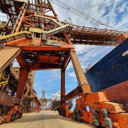 Brasil bate recorde de exportações mais dependente da China e de trio de commodities