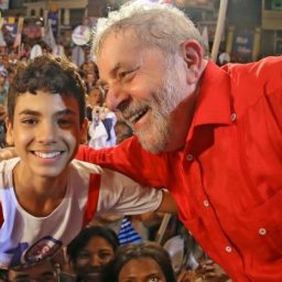 Lula aparece com 45% das intenções de voto em 1ª pesquisa de 2022