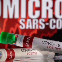 Ômicron pode ser o vírus de mais rápida propagação da história