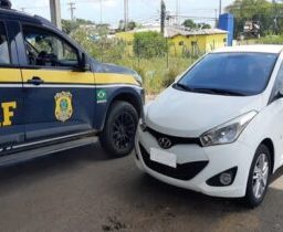 PRF recupera em N.S. do Socorro veículo roubado em Salvador/BA