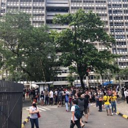 Avanço da Covid-19 faz Faculdade suspender atividades presenciais no Rio de janeiro