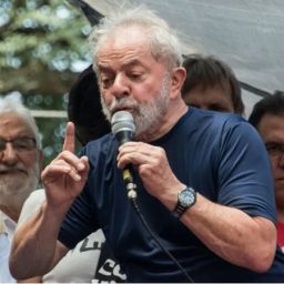 Lula: “As pesquisas mostram que o povo tá cansado de Bolsonaro”