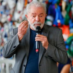 Lula diz que Bolsonaro tem medo de perder as eleições e ser preso: ‘Dias contados’