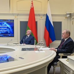 Putin ordena exercícios militares nucleares