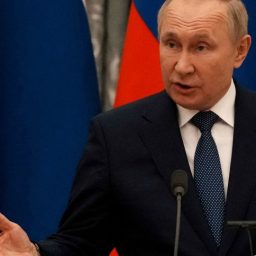 Putin diz que Rússia está pronta para seguir o “caminho da negociação”