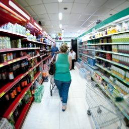 Setor de supermercados foi o que mais gerou empregos durante a pandemia