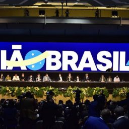 União Brasil perde 16 deputados em 32 dias