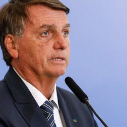 Equipe de Bolsonaro quer reduzir rejeição a menos de 40% até julho