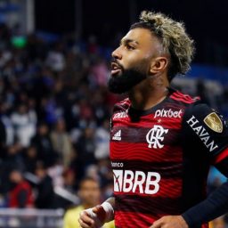 Gabigol brilha, e Flamengo vence Universidad Católica na Libertadores