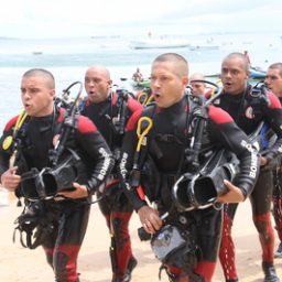 Oito militares concluem curso de Mergulhadores do GMAR