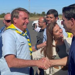 Acompanhado por João Roma, Bolsonaro desembarca na Bahia