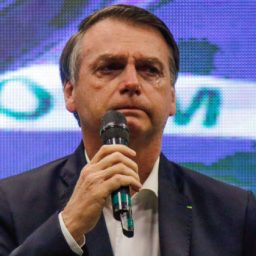 Bolsonaro foi às lágrimas ao demitir ministro Bento Albuquerque, diz coluna