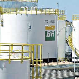 Petrobras confirma risco de faltar diesel no Brasil