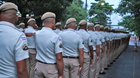 Governo do Estado anuncia novo concurso com 2 mil vagas e compra de mil fuzis para a Polícia Militar