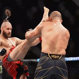 UFC 275: Prochazka surpreende, finaliza Glover no fim e é o novo campeão